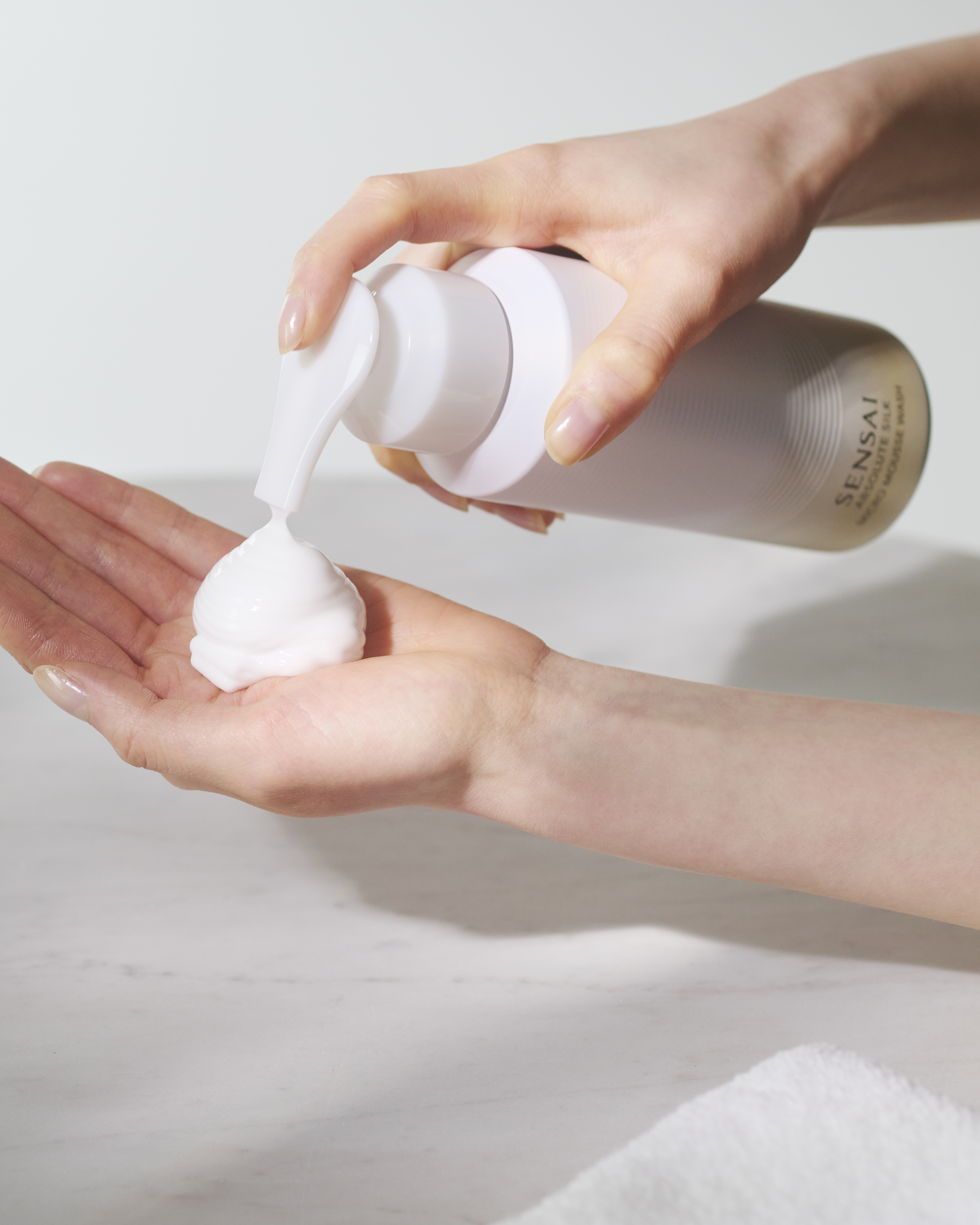 Absolute Silk Micro Mousses Wash